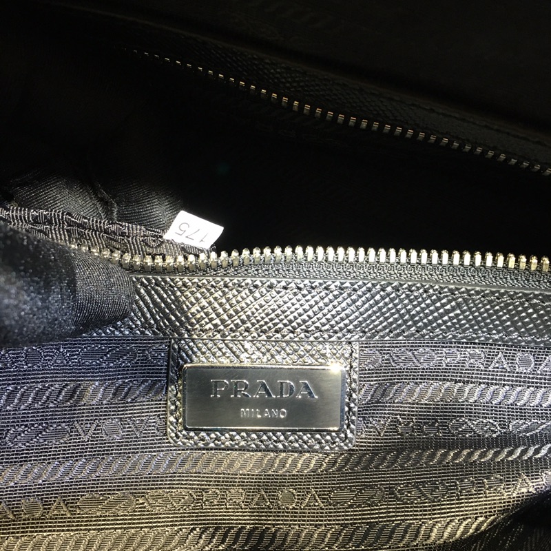 Pra*a travel bags